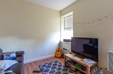 Richmond Crescent, City Centre, Cardiff - Image 2